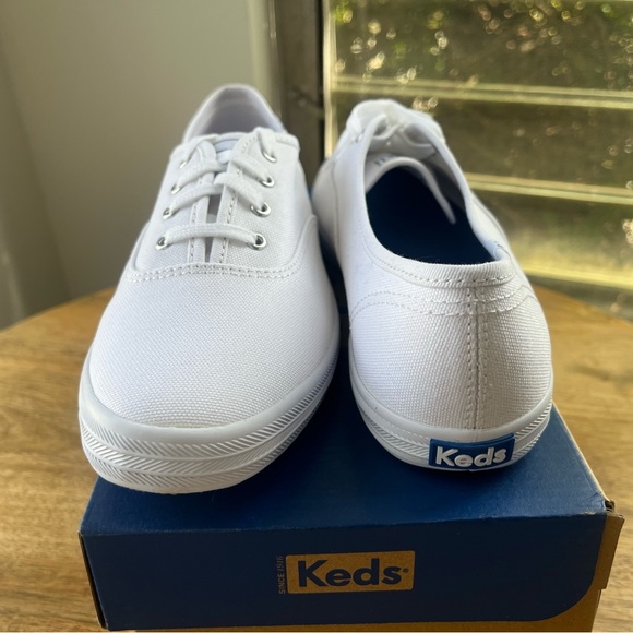 Keds White Canvas Sneakers. 8W - Picture 4 of 8